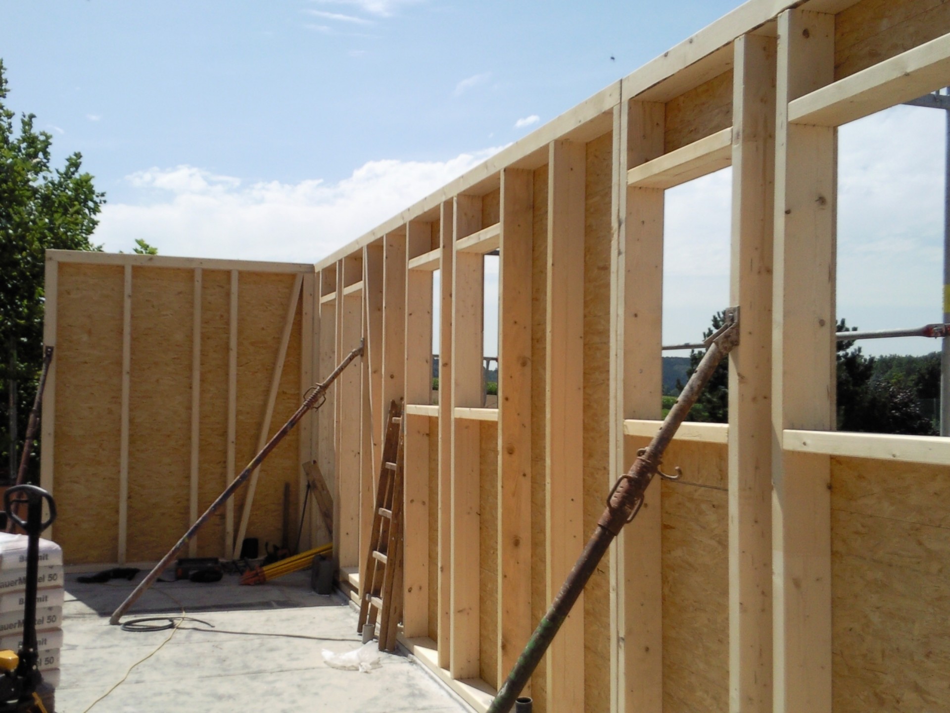 Riegelbau - Holz-Riegel-Wände - Holzriegelbau - Innenausbau - Zimmerer - Holzbau - Holzdesign -Wohnhaus - Zimmerei - Mansardenwohnung - Wohnraumvergrößerung - Trockenbau Badezimmer - Trockenbau Dämmung - Innenausbau Holz - Akustik Trockenbau - Holzbau rustikal - Holzbauten - Anbau Holzrahmenbau - Holzbaupreis - Zimmerer - Zimmerei Hentschläger