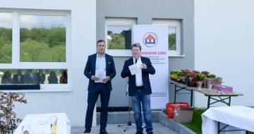 GF Hentschläger Immobilien Bmst. Ing. Thomas Burger und Obmann der WBG Eigenheim Ing. Johann Schiefermair