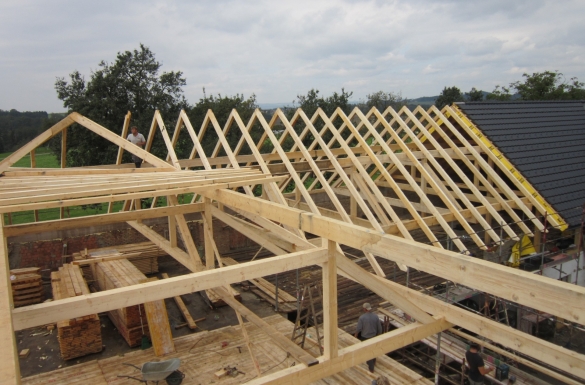 Dachstuhl - Erneuerung - Bauernhof Ried - Hentschläger Holzbau - Zimmerei