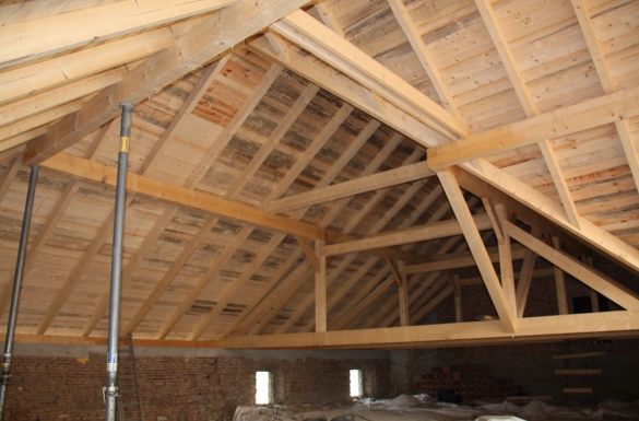 Dachstuhl - Erneuerung - Bauernhof Ried - Hentschläger Holzbau - Zimmerei