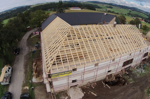 Dachstuhl - Erneuerung - Bauernhof Ried - Hentschläger Holzbau - Zimmerei