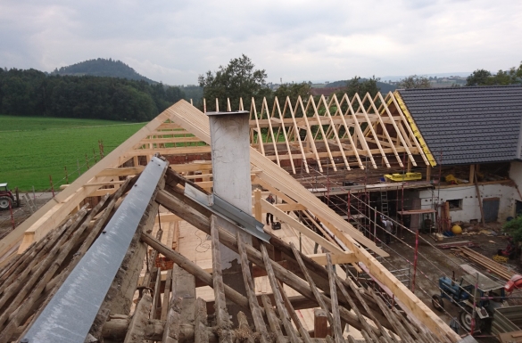 Dachstuhl - Erneuerung - Bauernhof Ried - Hentschläger Holzbau - Zimmerei