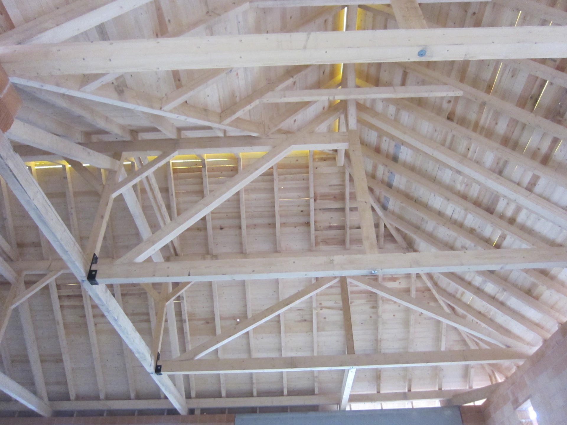 Dachstuhl - Wirtschaftstrakt-Dachstuhlerneuerung-Hentschläger Holzbau -Zimmerei