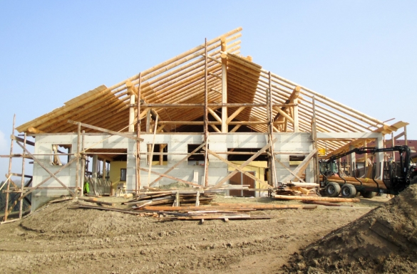 Rundholzstall Bad Kreuzen - Hentschläger Holzbau - Dachstühle - Hentschläger Zimmerei