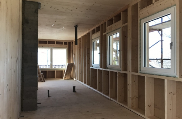 Massivholzbau-Aufstockung in Walding - Hentschläger Holzbau - Zimmerei 