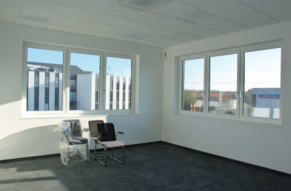 Gewerbebau Firma Kuka Bürogebäude - Hentschläger Bau GmbH - Baufirma in Langenstein