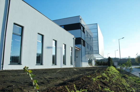 Gewerbebau Firma Kuka Bürogebäude - Hentschläger Bau GmbH - Baufirma in Langenstein