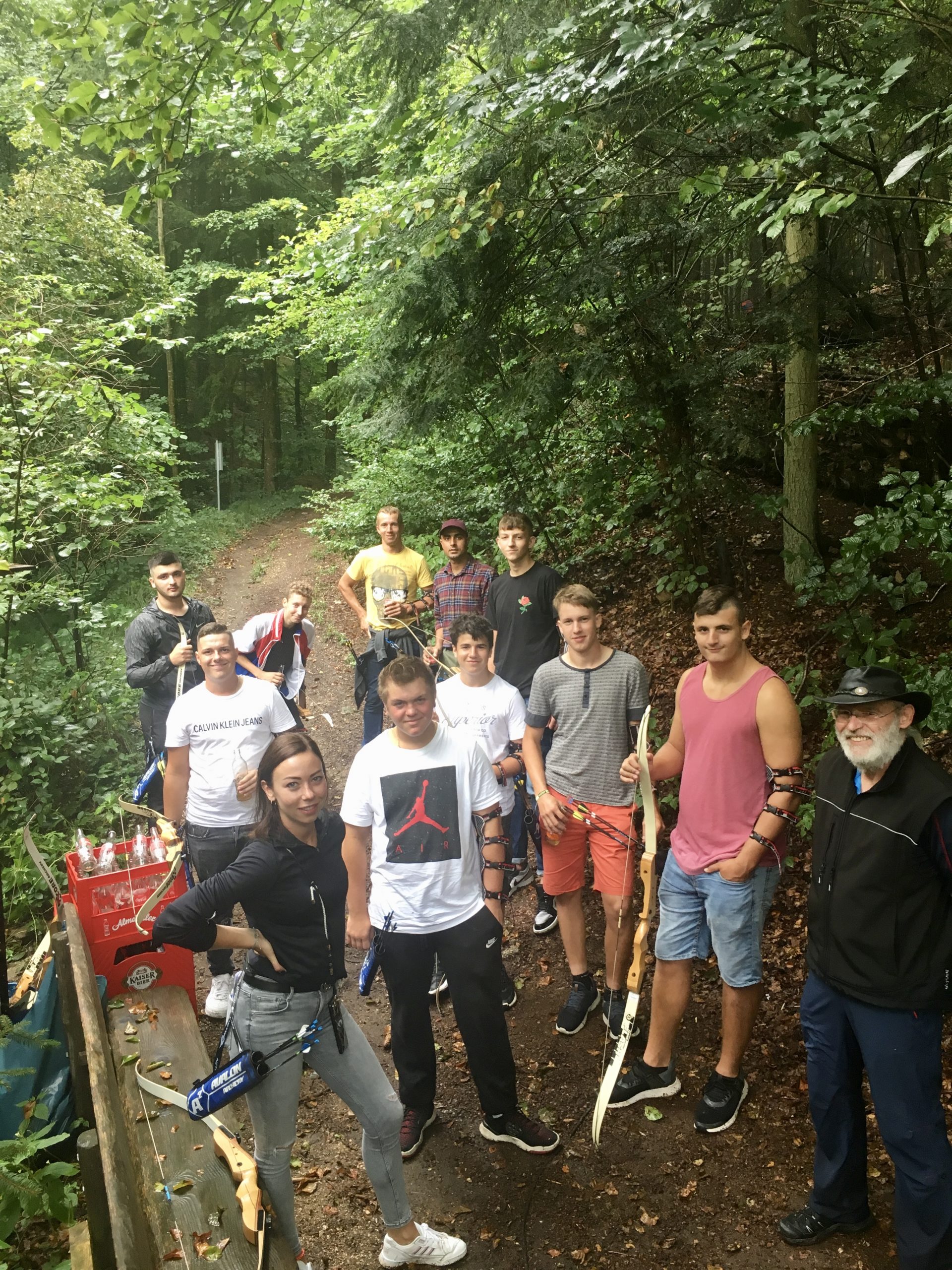 Raus aus dem Alltag – Rein in die Natur! Unser jährlicher Lehrlingsausflug fand heuer im Bogenparcours in Windhaag/Perg statt. Ganz besonders gefreut haben wir uns, dass unsere neuen Lehrlinge mit dabei waren! Wir wünschen euch eine tolle Lehrzeit und einen super Einstieg ins Arbeitsleben! Außerdem gratulieren wir noch einmal den erfolgreichen Schützen Philip, Tobias und Jakob zu den Stockerlplätzen J