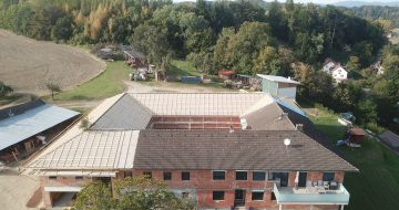 Dachstuhl - Dach - Vierkanthof- Hentschläger Holzbau - Hentschläger Zimmerei - Zimmerei in Mauthausen
