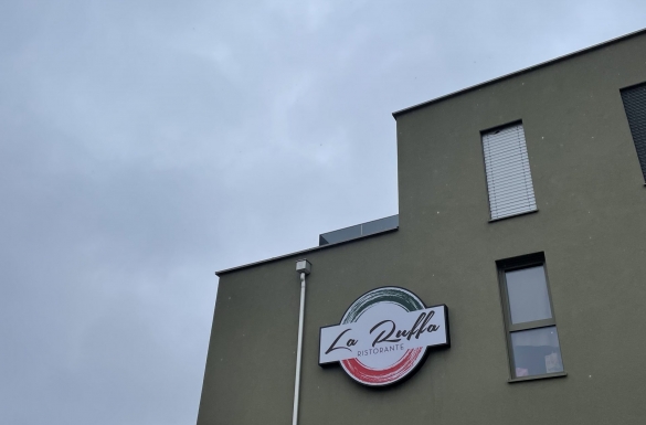 Mehrfamilienhaus und Restaurant - Hentschläger Bau GmbH