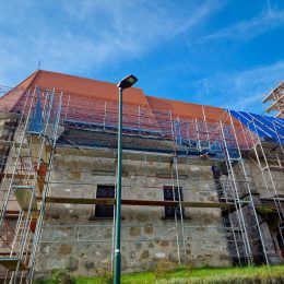 Bau à jour - Dachsanierung der Kirche in Niederzirking - Hentschläger Holzbau - Hentschläger Zimmerei - Sanierung - Dachstuhl - Baustellen von Hentschläger Bau