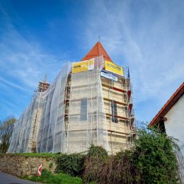 Bau à jour - Baustellen - Dachsanierung der Kirche in Niederzirking - Hentschläger Holzbau - Hentschläger Zimmerei - Sanierung - Dachstuhl - Baustellen von Hentschläger Bau