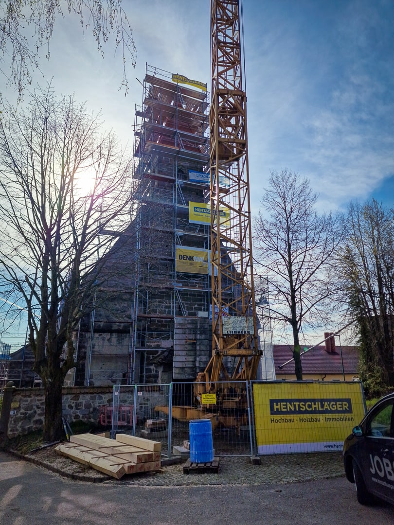 Bau à jour - Dachsanierung der Kirche in Niederzirking - Hentschläger Holzbau - Hentschläger Zimmerei - Sanierung - Dachstuhl - Baustellen von Hentschläger Bau