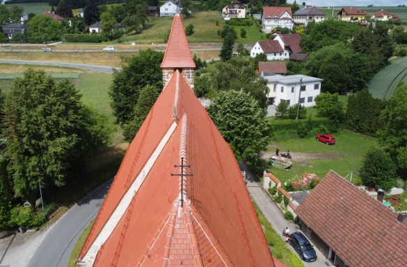 Neues Kirchendach für Niederzirking - Holzbau Hentschläger