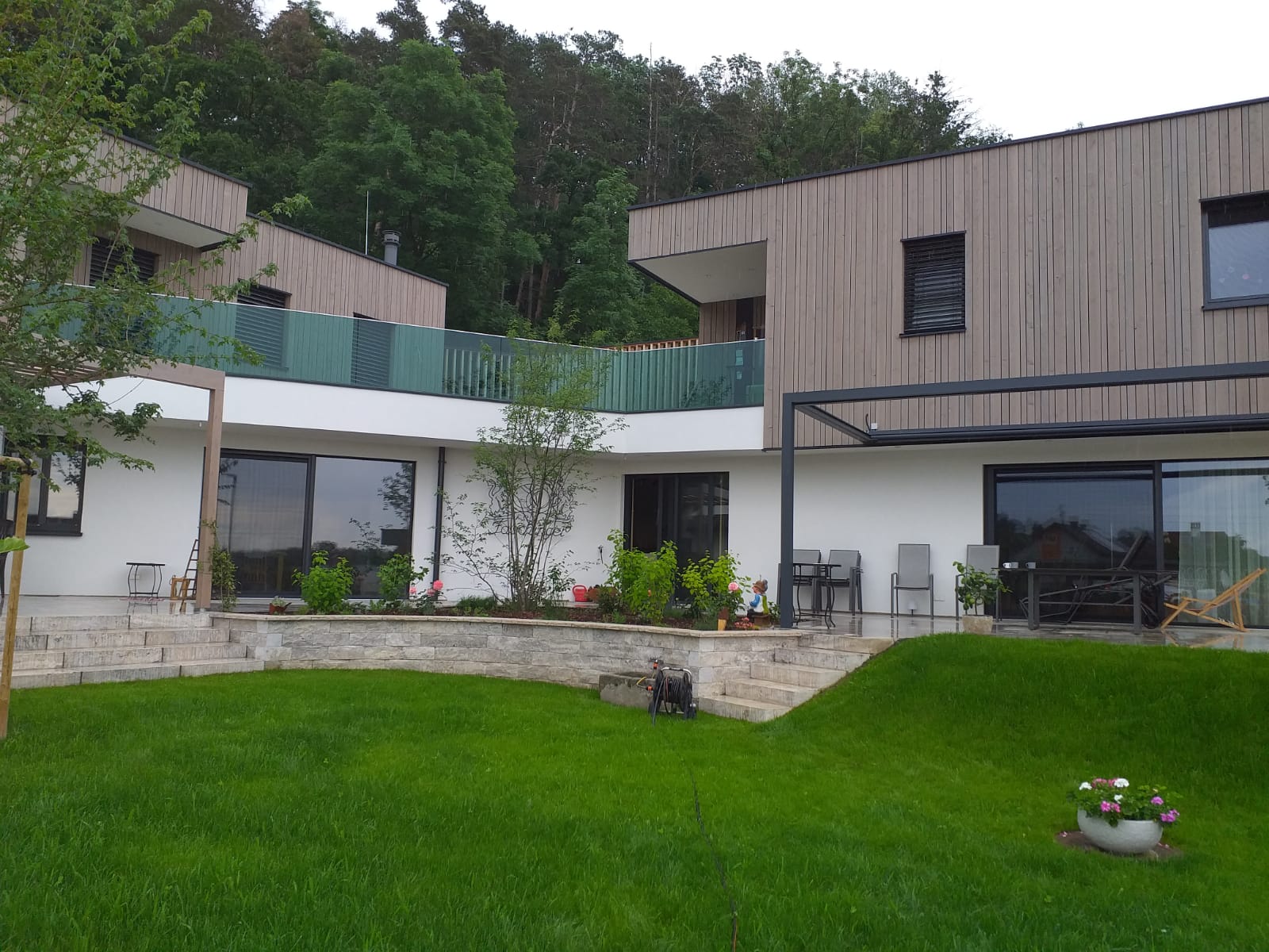 Riegelbau - Hentschläger Bau GmbH - Holzfertigbau - Holzhaus - Holzbauwelt - ökologisch bauen mit Holz - Zimmerer - Zimmermeisterhaus - Holzhausbau - Holz - bauen - Zimmerei - Klimaholzhäuser - Holzbauweise