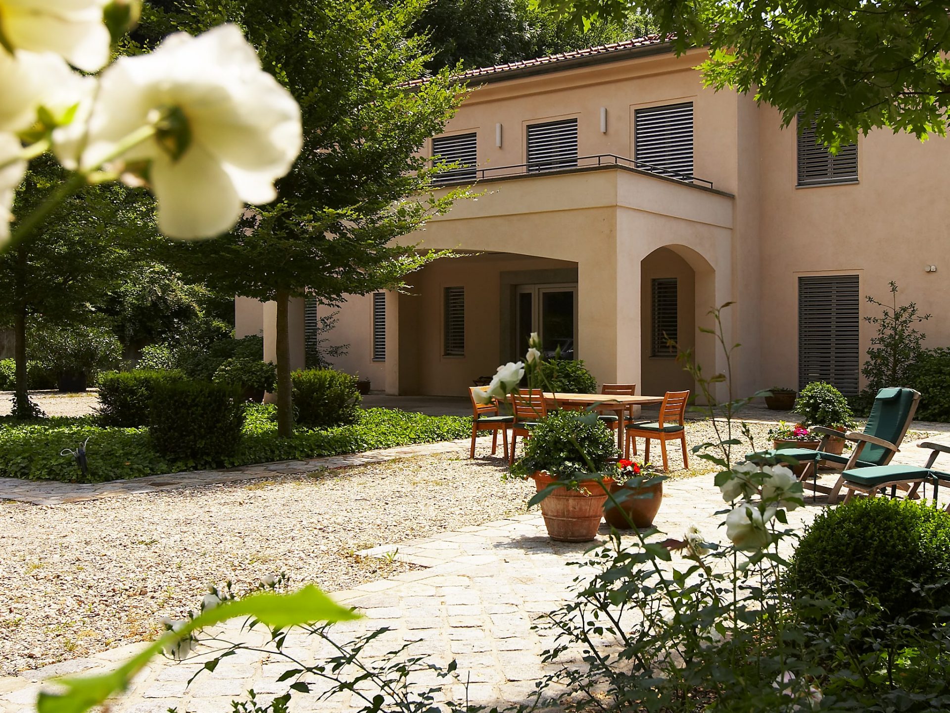 Privatbau - Aufstockung - Architekt - Haus bauen kosten - moderne Häuser - Architekturbüro - Massivhaus bauen - Bauhaus Architektur - moderne Architektur - kleine Häuser - Massivbau - Haus bauen lassen - Einfamilienhaus bauen - Grundriss Einfamilienhaus -Häuser bauen - Kleines Haus bauen - Ziegelmassivhaus - Einfamilienhaus - Baubetreuung - moderne Bauweise - Planung - Bauplanung